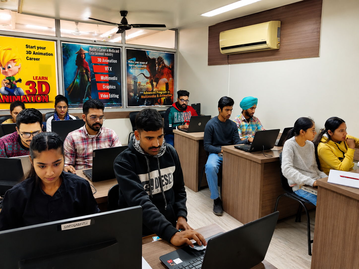Students Learning Digital Marketing Bathinda
